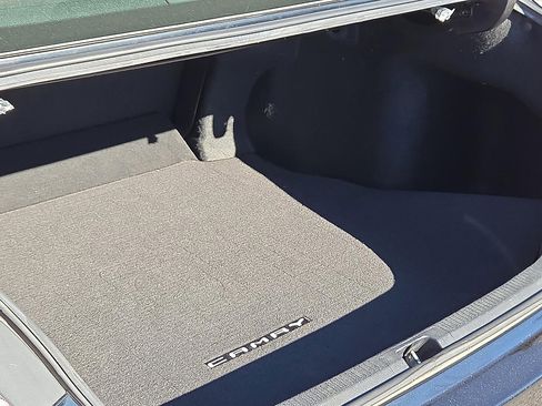 Used 2018 Toyota Camry XSE image 9