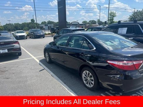 Used 2015 Toyota Camry LE FWD image 4