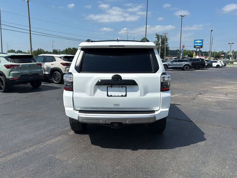 Used 2024 Toyota 4Runner TRD Off-Road Premium w/ Off Road Premium Plus Package AWD/4WD image 4
