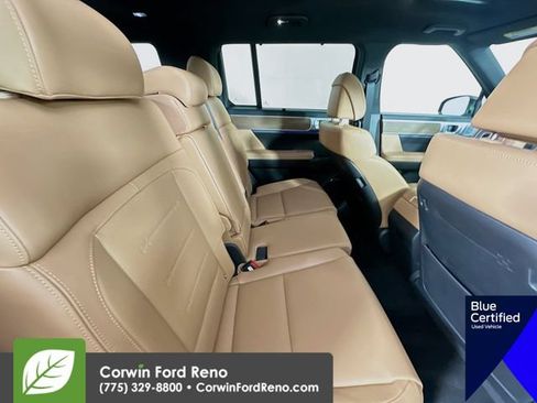 Used 2025 Hyundai Santa Fe Limited AWD/4WD image 33