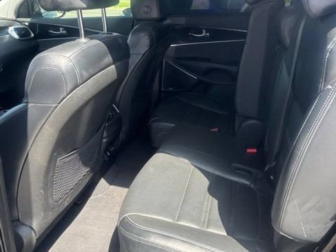 Used 2019 Kia Sorento SX FWD image 7