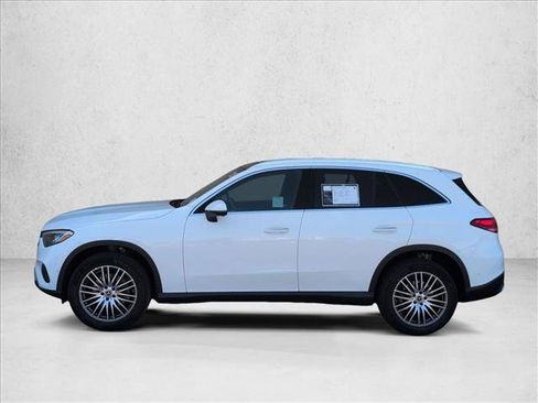 Certified 2025 Mercedes-Benz GLC 300 image 9