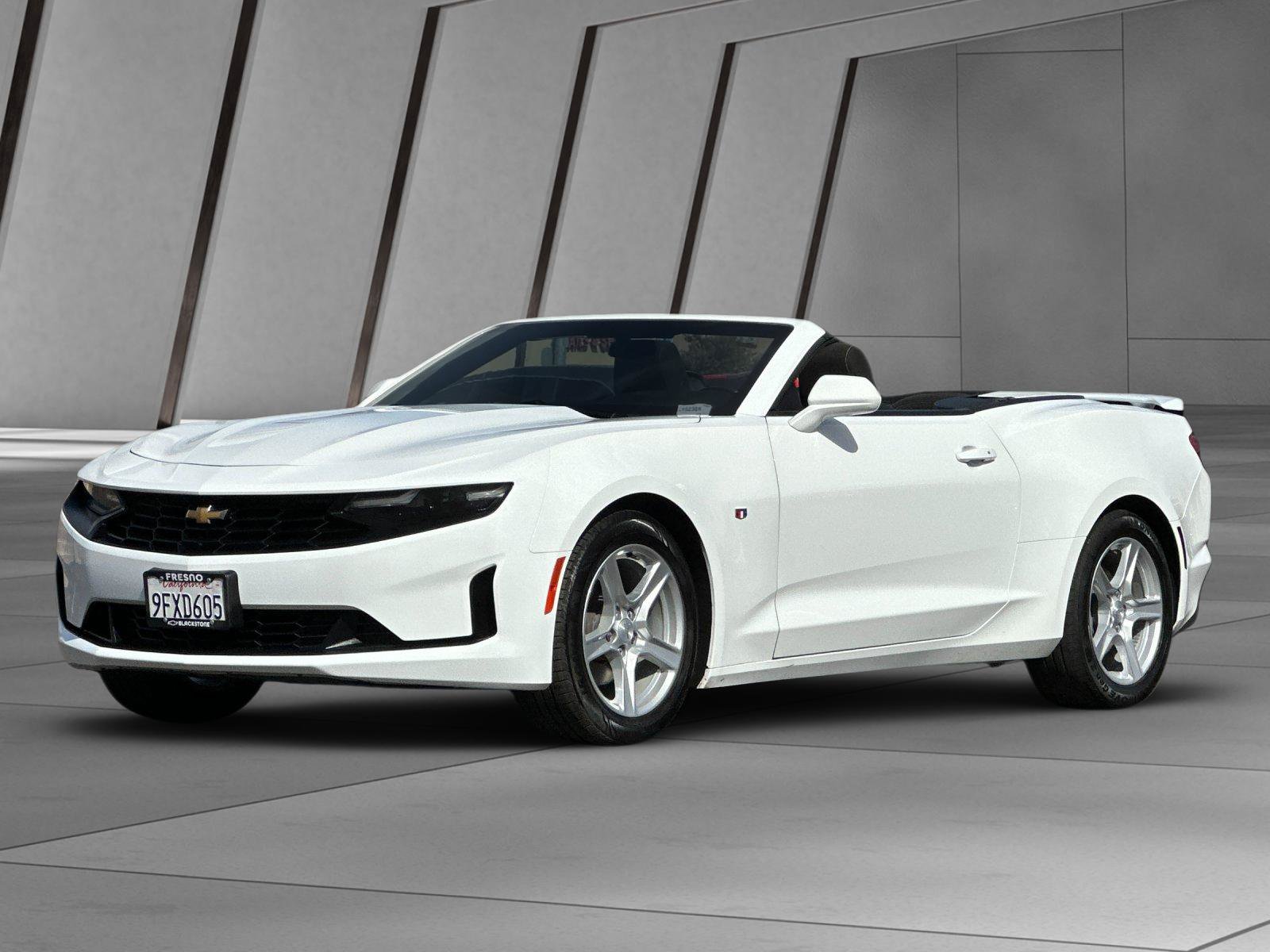Used 2023 Chevrolet Camaro LT RWD image 8
