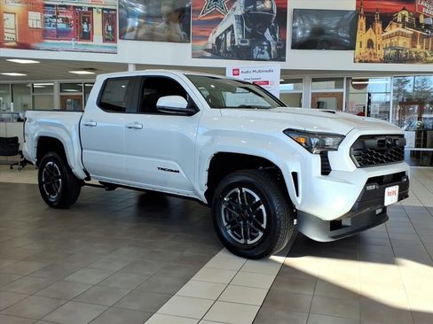 New 2026 Toyota Tacoma TRD Sport image 2
