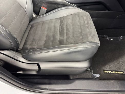 Used 2023 Mitsubishi Outlander SE Black Edition image 33