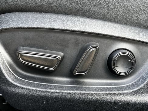 Used 2024 Toyota Camry SE image 23