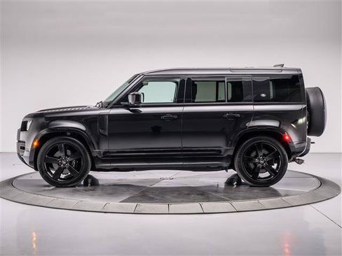 Used 2024 Land Rover Defender 110 V8 AWD/4WD image 2
