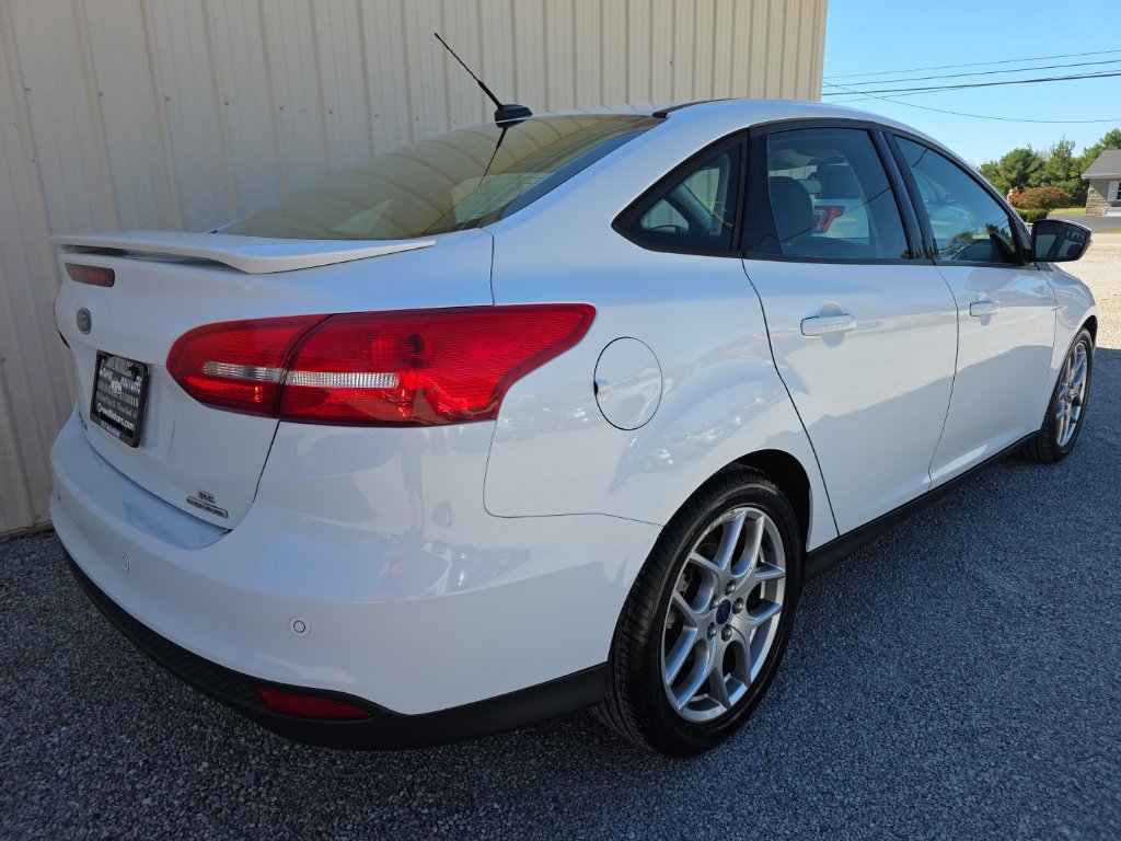 Used 2015 Ford Focus SE w/ Equipment Group 201A FWD image 5
