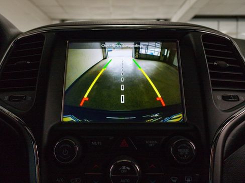 Used 2018 Jeep Grand Cherokee Altitude AWD/4WD image 16