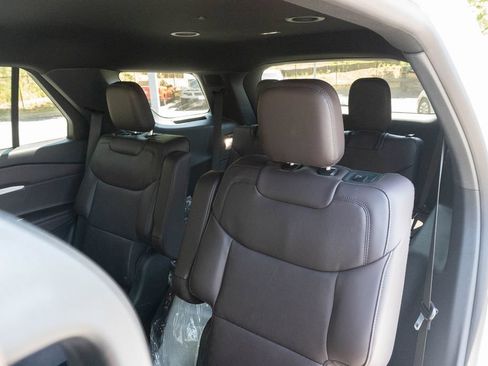 New 2026 Ford Explorer Platinum RWD image 21