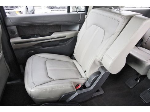 Used 2019 Ford Expedition Limited w/ Equipment Group 301A RWD image 10