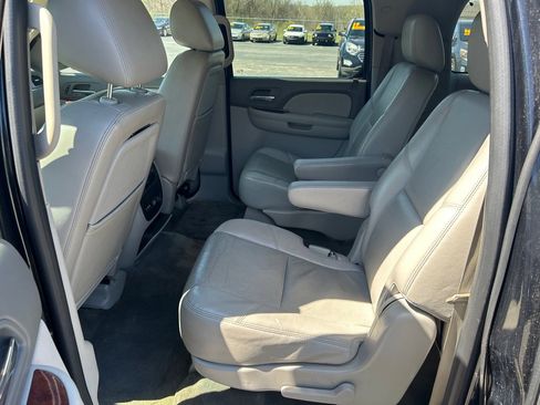 Used 2011 Chevrolet Suburban LTZ image 10