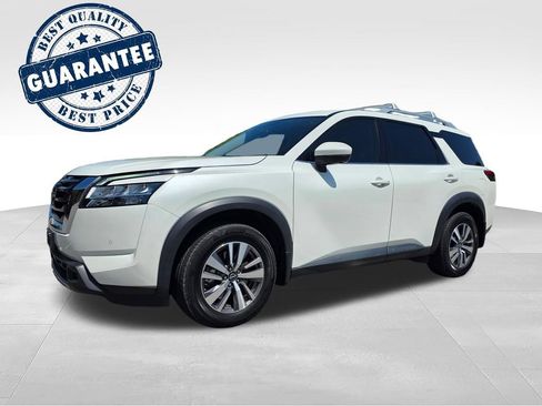 Used 2023 Nissan Pathfinder SL AWD/4WD image 2