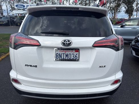 Used 2018 Toyota RAV4 XLE w/ Plus Extra Value Package image 7