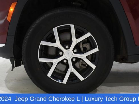 Used 2024 Jeep Grand Cherokee L Limited w/ Luxury Tech Group II AWD/4WD image 6