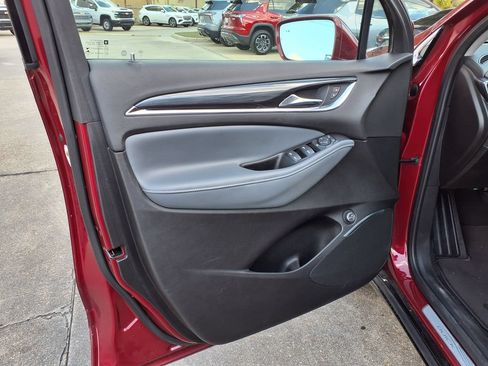 Used 2019 Buick Enclave Essence FWD image 18