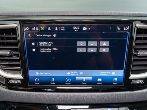 Used 2023 Chrysler Pacifica Touring-L FWD image 19