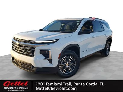 Used 2025 Chevrolet Traverse LT