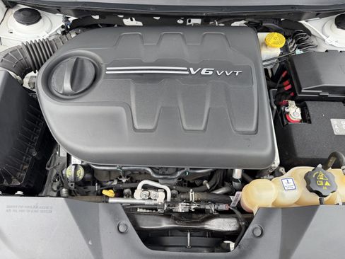 Used 2019 Jeep Cherokee Limited image 29