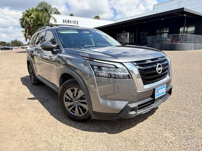 Used 2022 Nissan Pathfinder SV