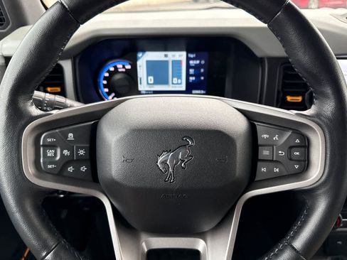 Used 2023 Ford Bronco Badlands image 26