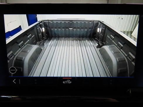 Used 2025 Chevrolet Silverado 1500 ZR2 w/ Technology Package image 23