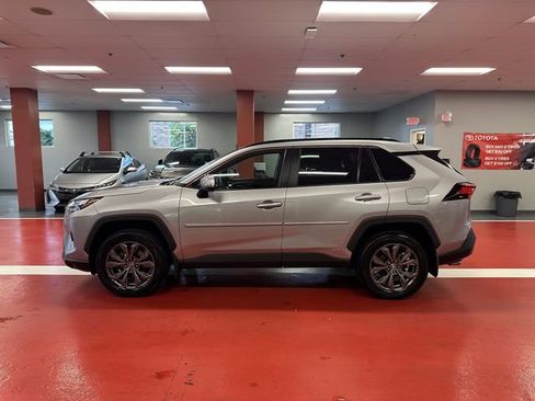Used 2023 Toyota RAV4 XLE Premium AWD/4WD image 6