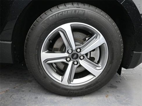 Used 2024 Ford Edge SEL w/ Convenience Package image 28