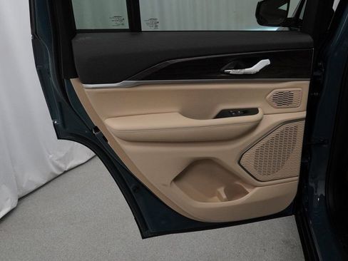 New 2026 Jeep Grand Cherokee Limited image 29