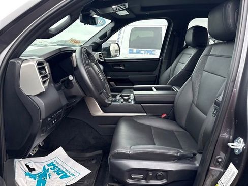 Used 2025 Toyota Tundra Limited w/ TRD Off-Road Package image 7