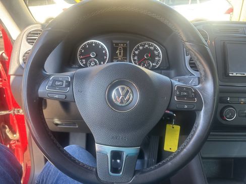 Used 2015 Volkswagen Tiguan SEL image 11
