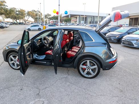 Used 2021 Audi SQ5 Prestige image 11
