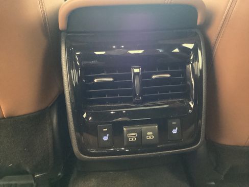 Certified 2022 Toyota Avalon Limited w/ Advanced Safety Package FWD image 19