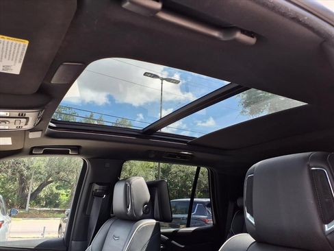 Used 2021 Cadillac Escalade Sport w/ LPO, Illumination Package AWD/4WD image 25