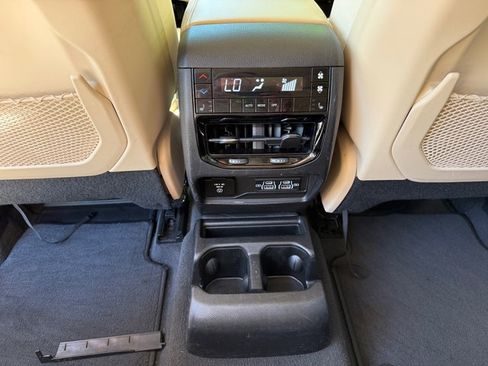 Used 2022 Jeep Grand Cherokee L Limited AWD/4WD image 18