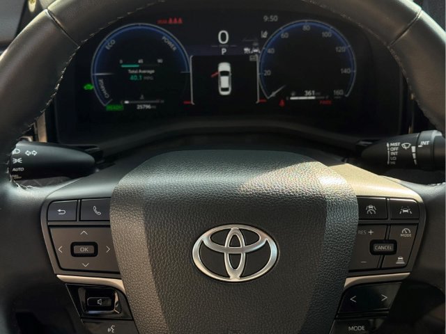 Used 2025 Toyota Camry XLE FWD image 22