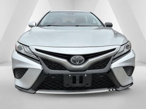 Used 2018 Toyota Camry XSE FWD image 2