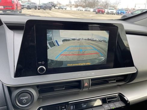 Used 2025 Toyota Prius LE image 19