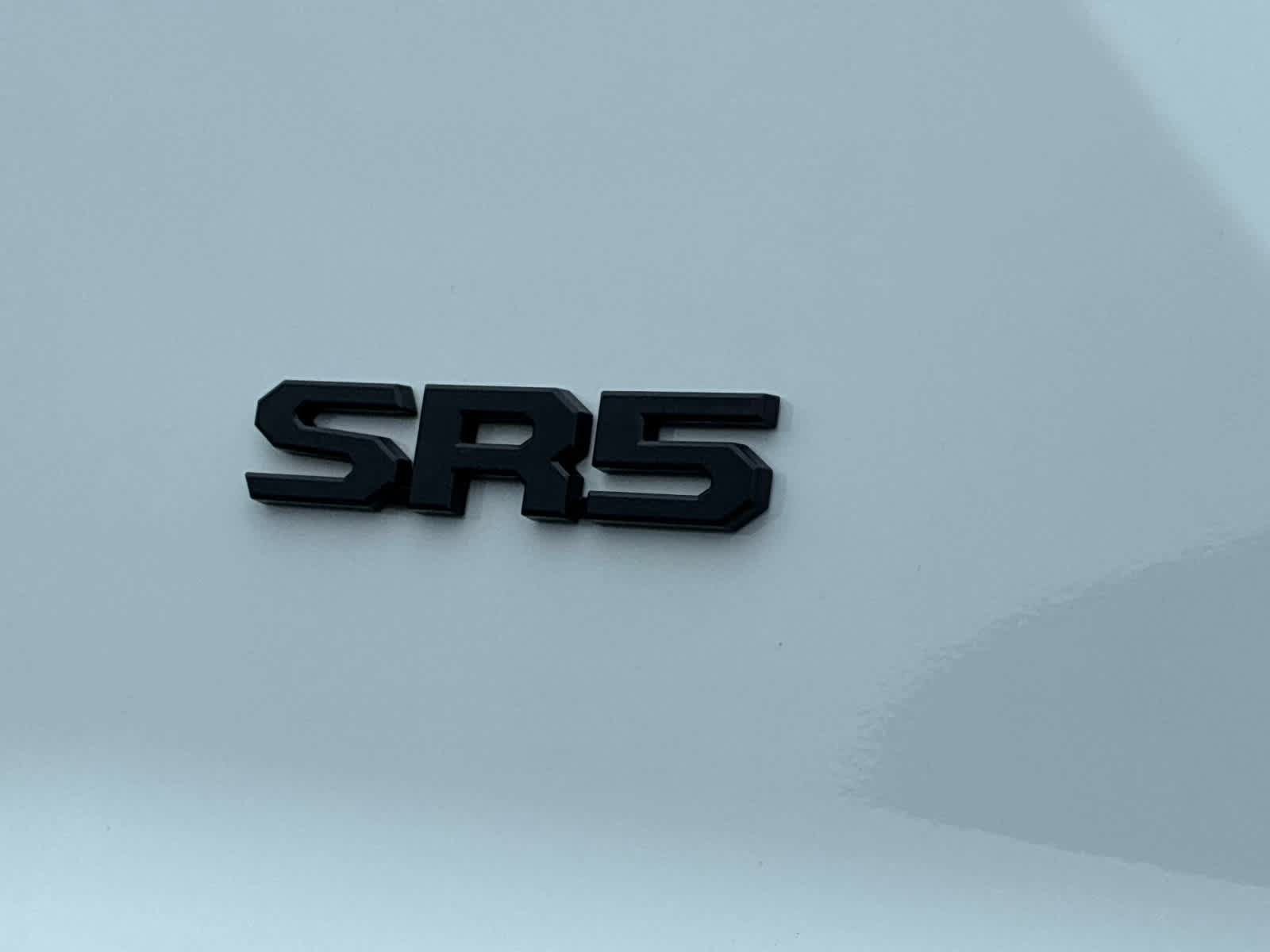 Used 2025 Toyota 4Runner SR5 AWD/4WD image 17