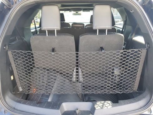 Used 2017 Ford Explorer Platinum image 10