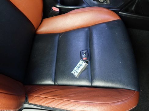 Used 2014 Toyota RAV4 Limited image 26