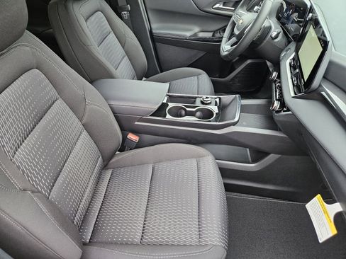 New 2026 Chevrolet Equinox LT FWD image 16