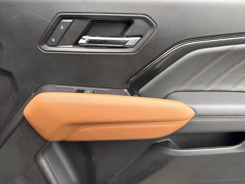 Used 2024 GMC Canyon AT4 w/ Technology Package image 21