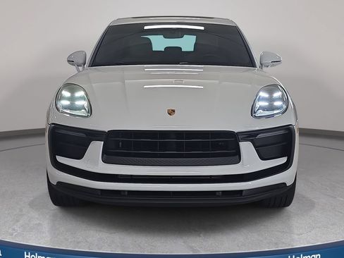 Used 2022 Porsche Macan AWD/4WD image 3
