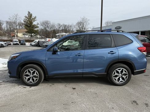 Used 2023 Subaru Forester Premium image 9