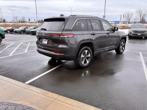 Used 2023 Jeep Grand Cherokee 4WD 4xe image 7