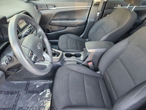 Used 2020 Hyundai Elantra SE w/ Cargo Package (C1) image 4