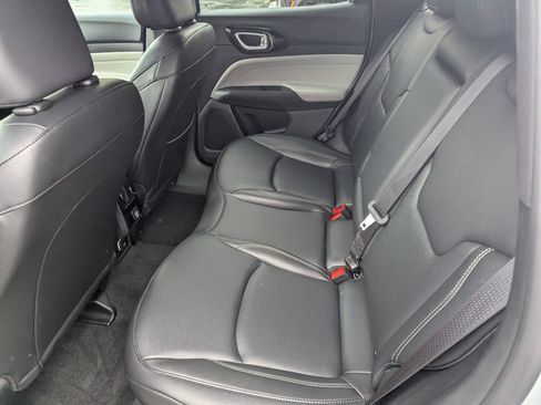 Used 2025 Jeep Compass Limited AWD/4WD image 17