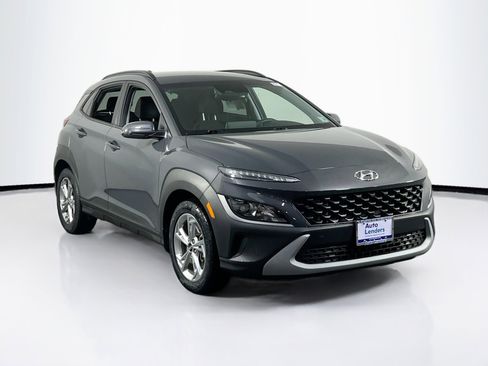 Used 2023 Hyundai Kona SEL image 3