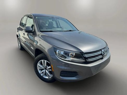 Used 2014 Volkswagen Tiguan S FWD image 2